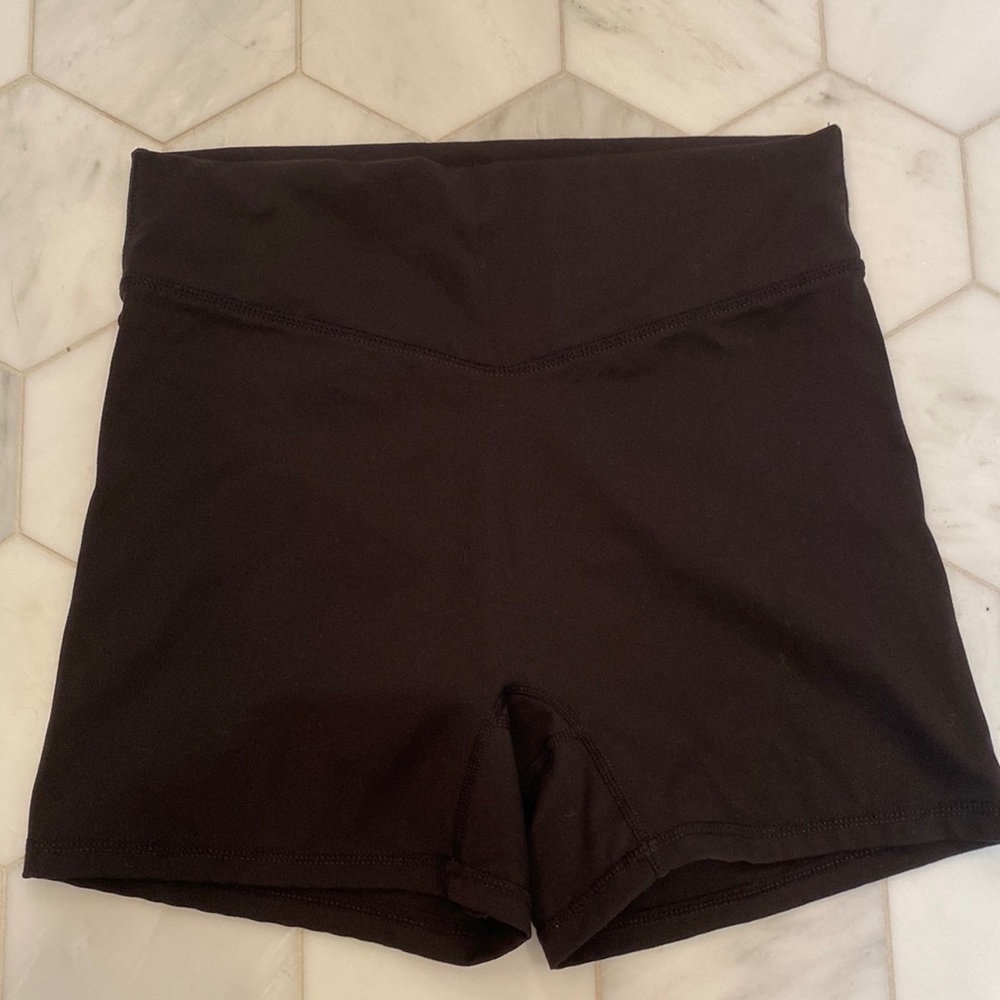 Vitality/balance booty shorts